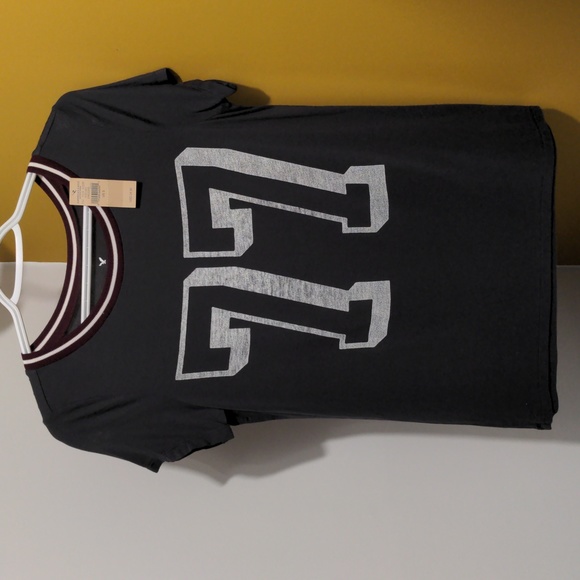 American Eagle Outfitters T-shirt - Picture 2 of 3